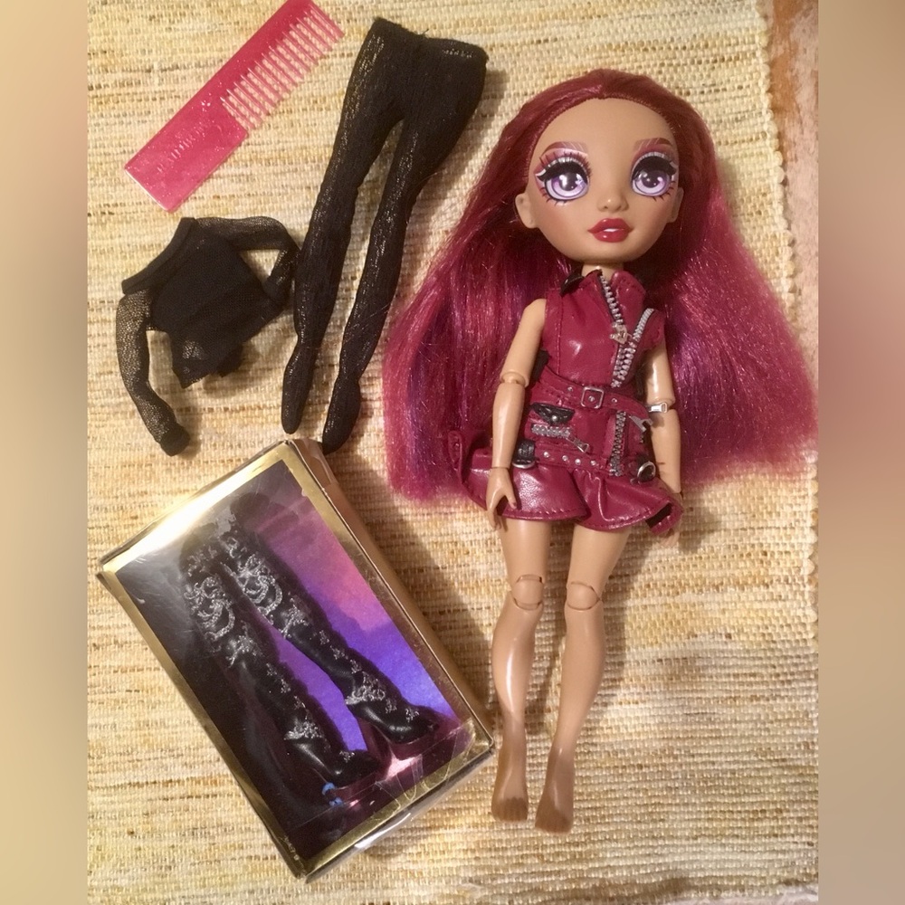 Rainbow High Doll with Outfit and Accessories